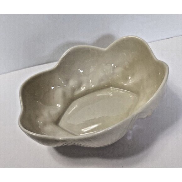 Vintage Belleek Scallop Shell Condiment Dish 5" x 4 1/4" 1980-1993 - Picture 2 of 12
